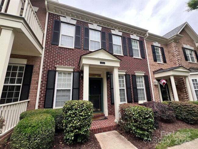 Primary Photo - 215 N Faulkner Way