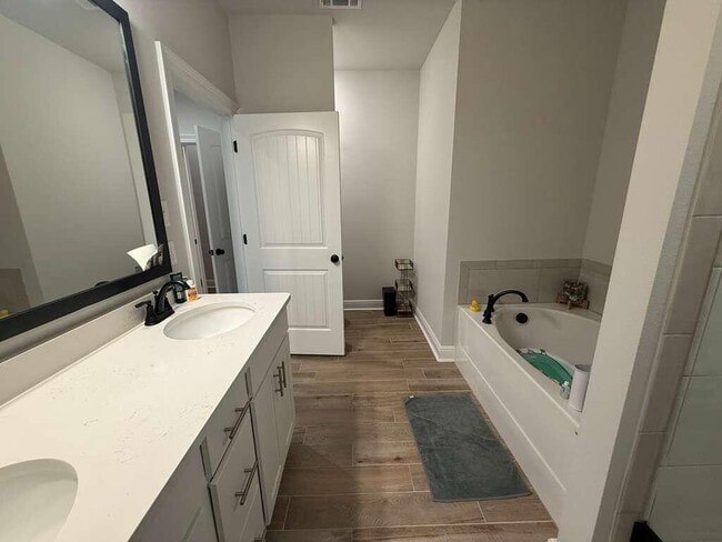 Building Photo - 115 Apollo Ave