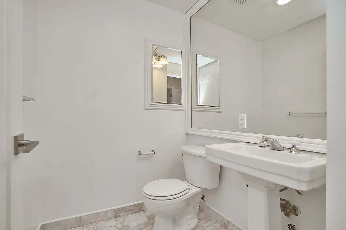 Building Photo - 114 Ridge St