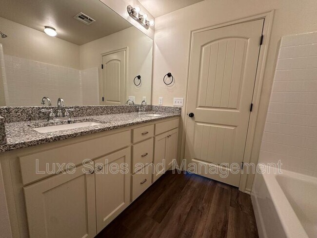 Building Photo - 412 Chalk Hill Ct