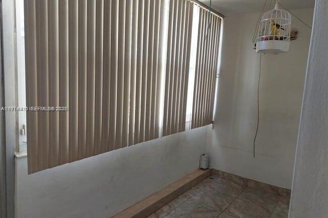 Building Photo - 1333 E Hallandale Beach Blvd