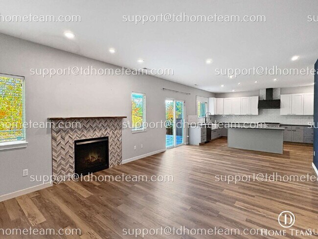 Building Photo - "Spacious 3-Bed Oasis in Kent with Elegant...