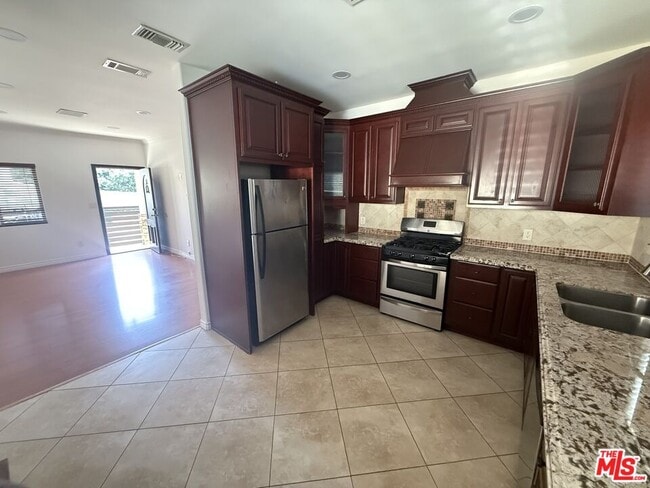 Building Photo - 2244 Ripple St