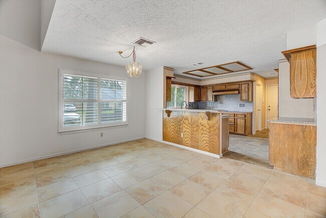 Building Photo - 3647 Marywood Dr