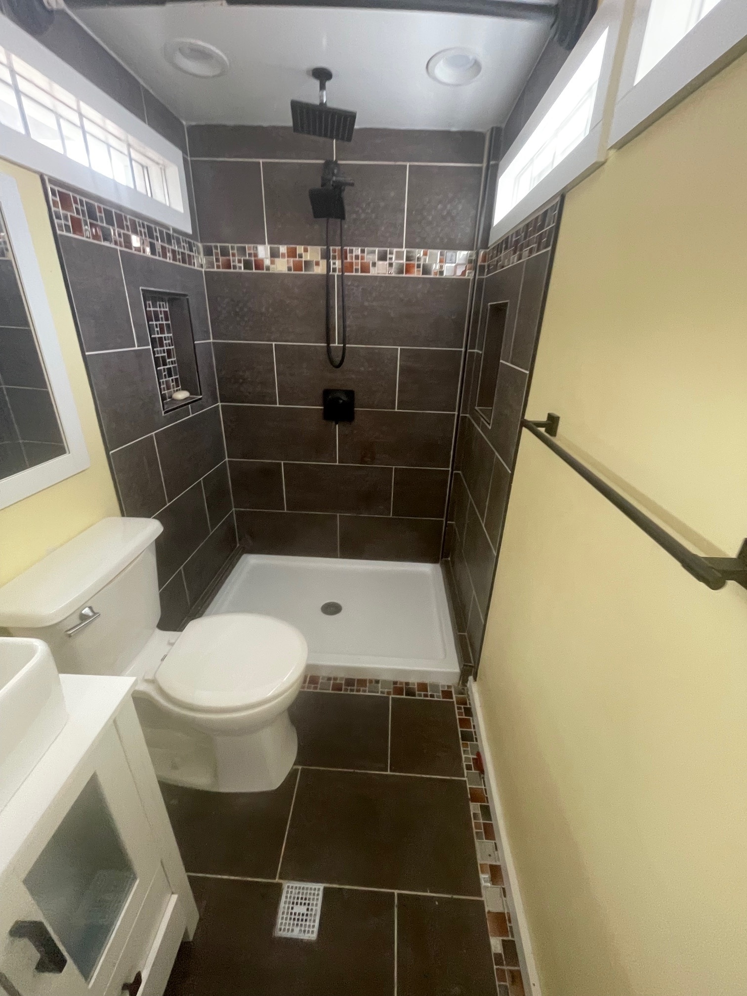 Building Photo - 7006 Eastern Ave