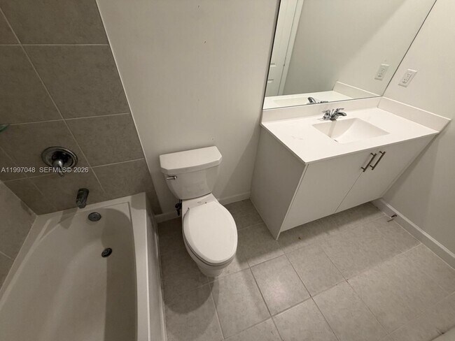 Building Photo - 2659 SE 28th Dr