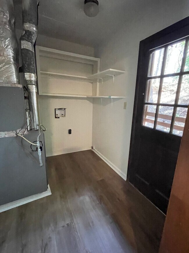 Building Photo - 2 bedroom 1 bath duplex is located off Whitehead Rd!