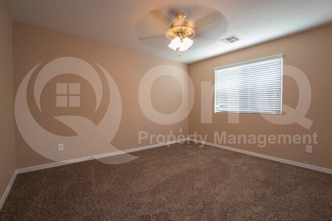 Building Photo - 4749 S Antonio