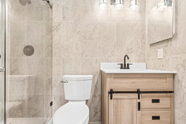 Building Photo - 4067 Yarmouth E