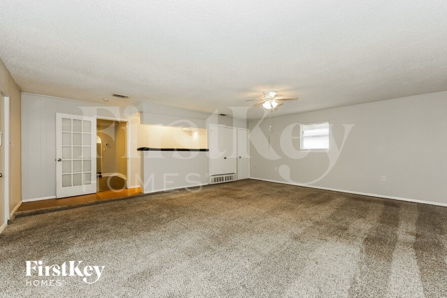 Building Photo - 3417 Willowcrest Dr