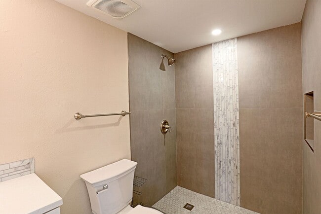 Building Photo - Mystic Gardens 5303-310