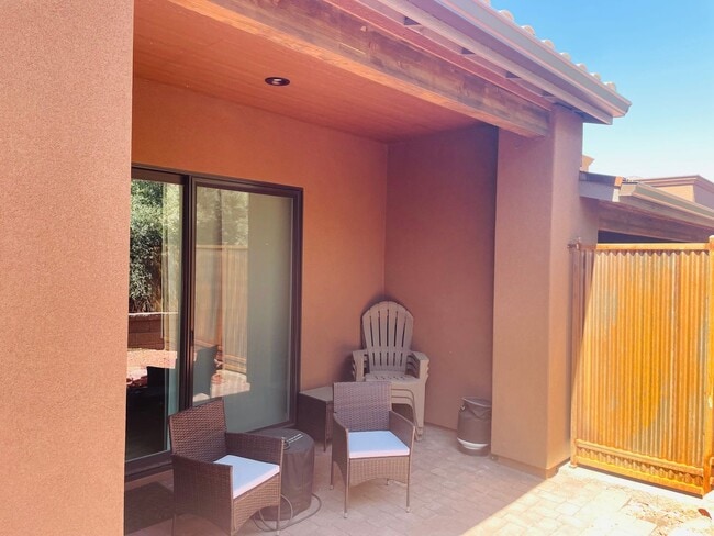 Building Photo - 3835 Portofino Wy