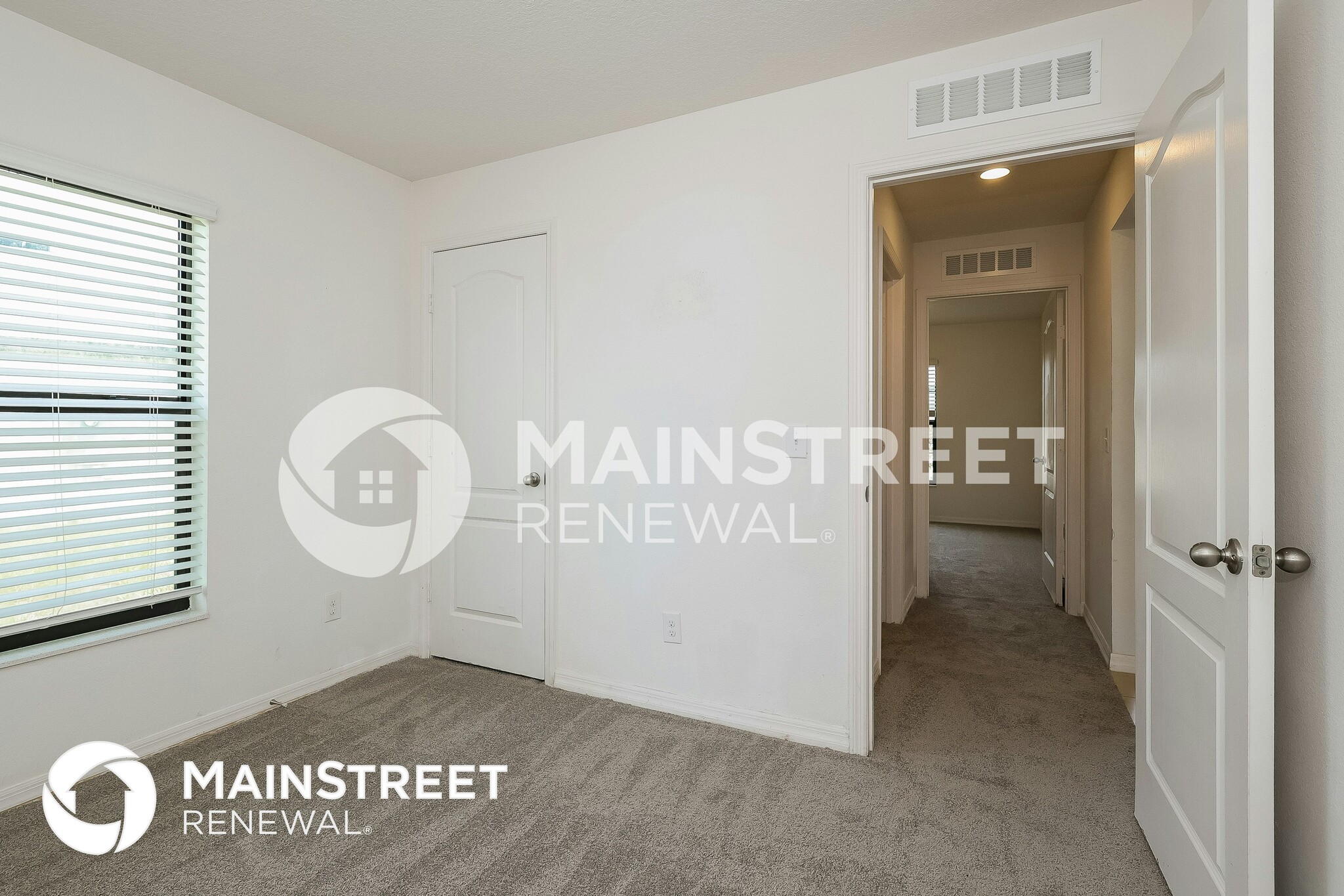 Building Photo - 1499 Swan Lake Cir