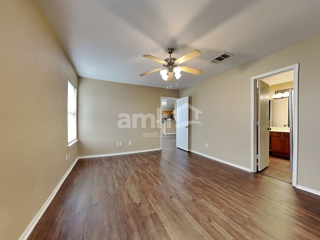 Building Photo - 308 Lake Travis Dr