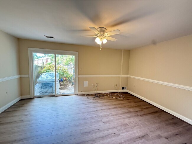 Building Photo - 14386 Berkshire Dr