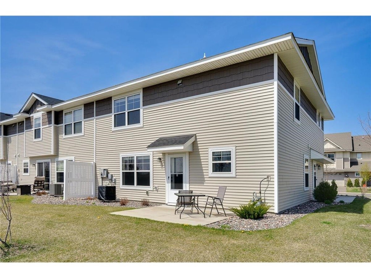 Building Photo - 2128 Ada Dr