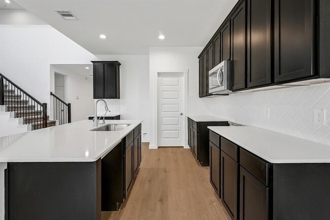 Building Photo - 31510 Chippenham Colony Ct