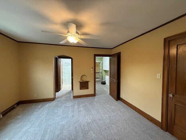 Building Photo - Brownstone Flats