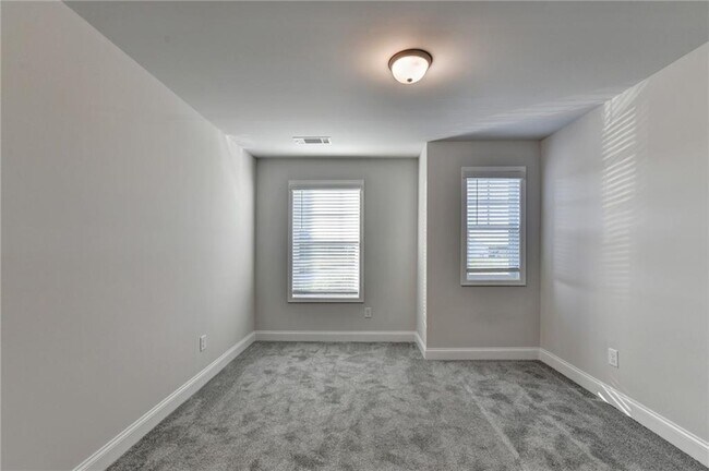 Building Photo - 3855 Brookburn Pk
