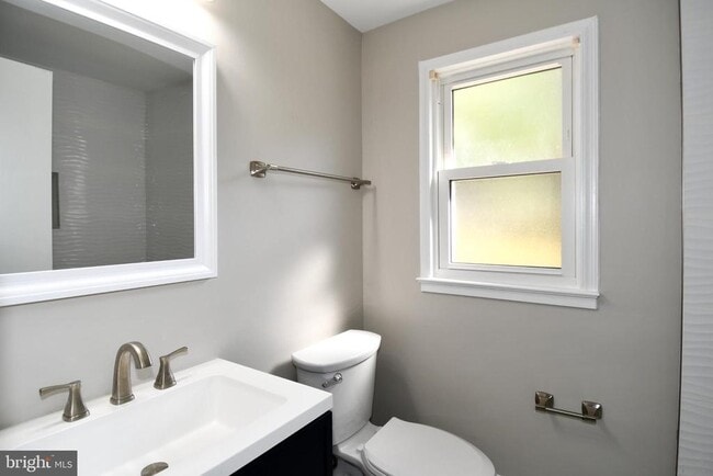 Building Photo - 3811 Forestdale Ave