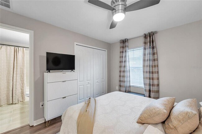 Building Photo - 12025 Greengate Dr