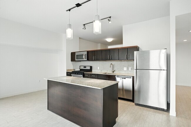 Building Photo - 155 Forest Ave
