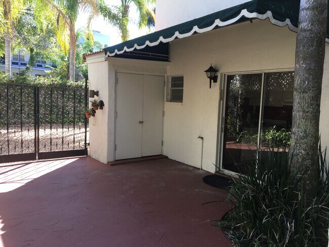 Building Photo - 1400 Granada Way