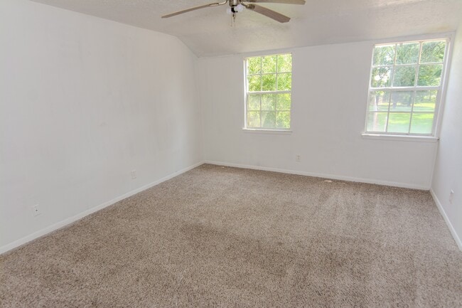 Building Photo - 20335 Fieldtree Dr