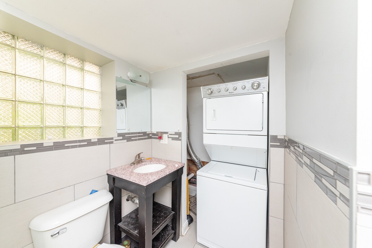 Building Photo - 5344 W Eddy St