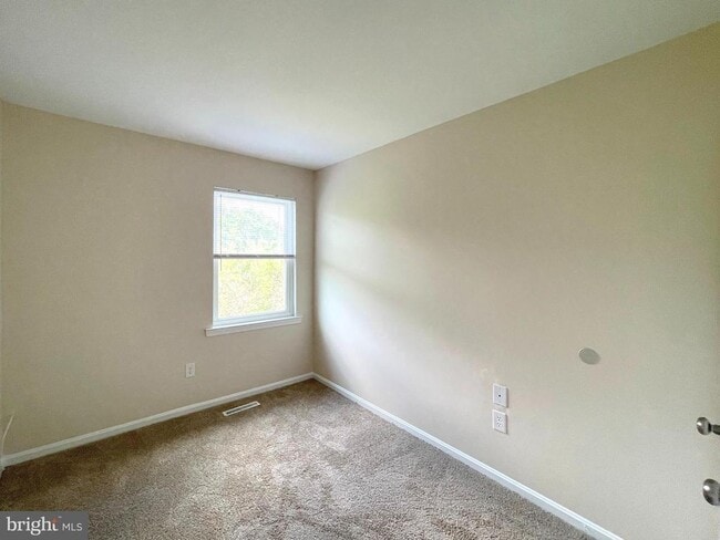 Building Photo - 22023 Valley Estates Dr