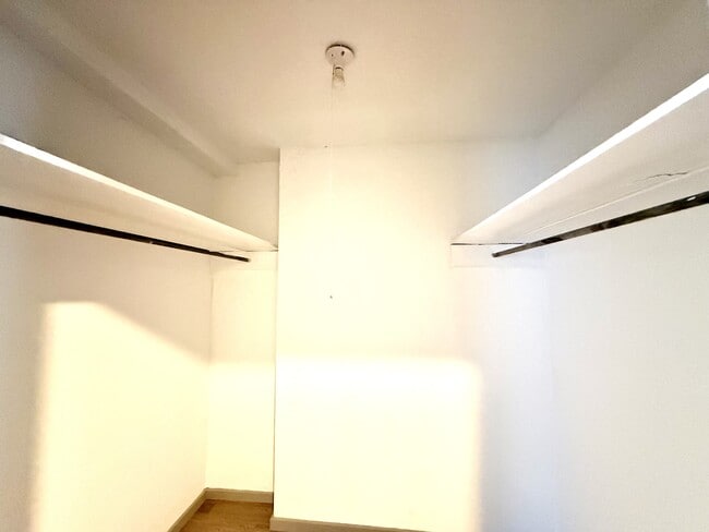 Building Photo - 1125 Easy St