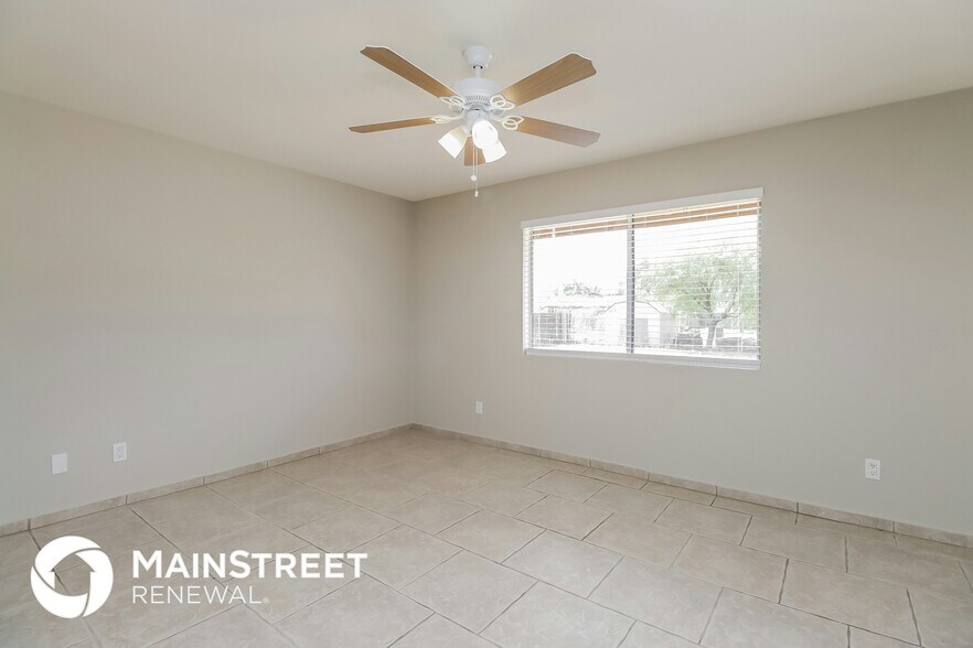 Building Photo - 1935 E Campo Bello Dr