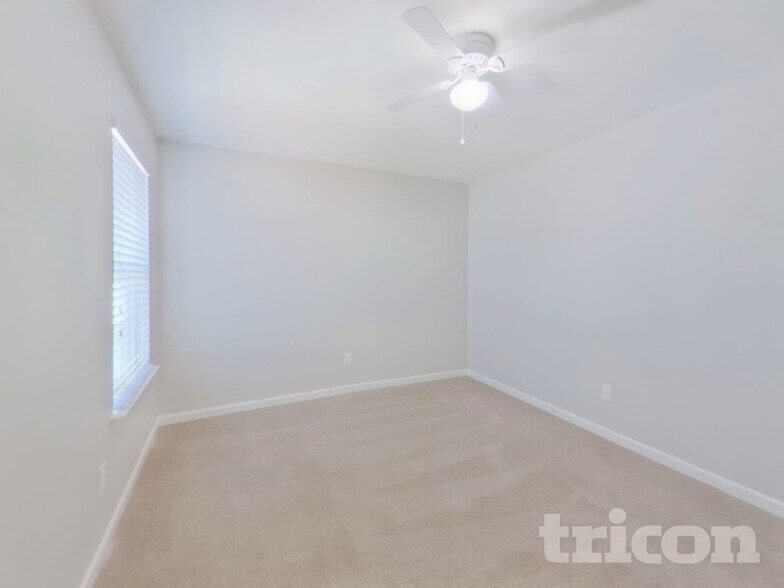 Building Photo - 152 King William Dr