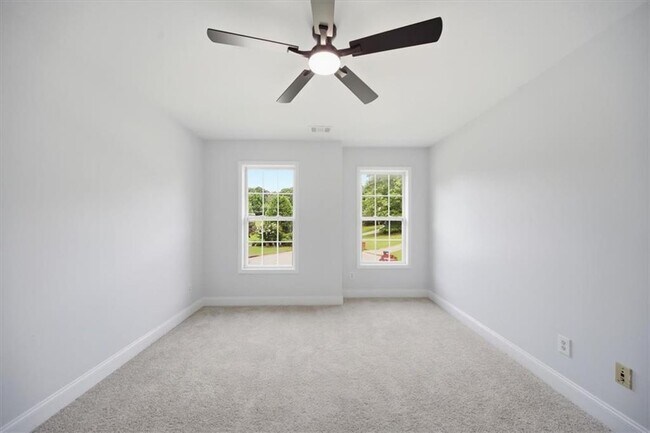 Building Photo - 2000 Millstone Dr SW