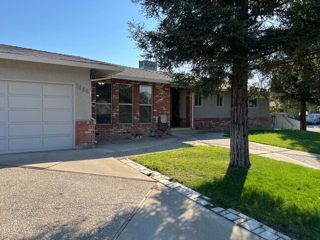 Building Photo - 3 bedroom single story in Manteca!