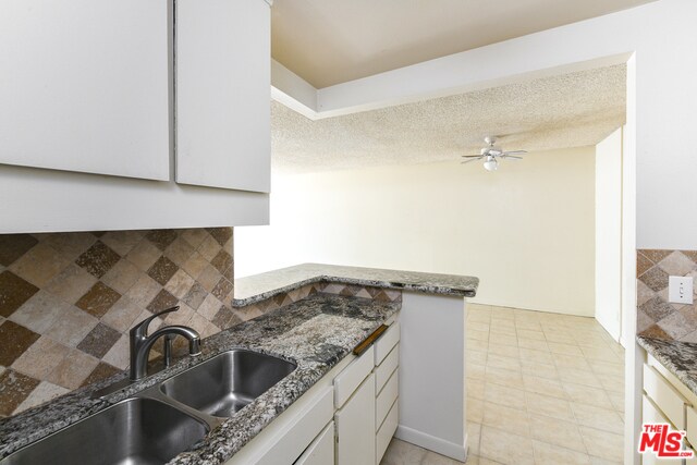 Kitchen and bar - 7742 Redlands St