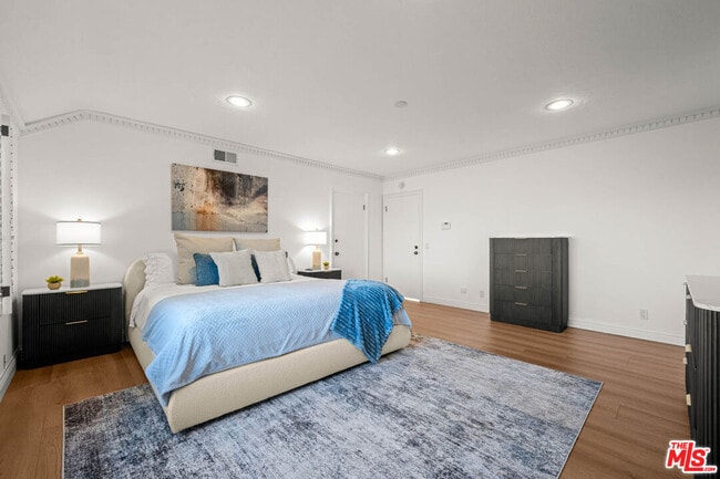 Building Photo - 3722 Alonzo Ave