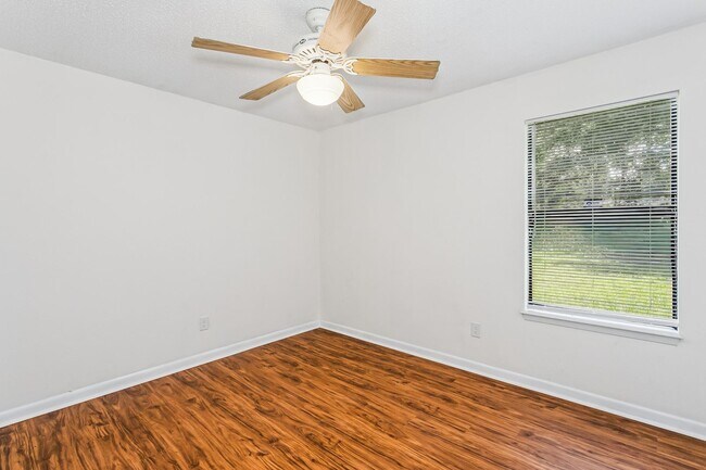 Building Photo - Minutes to NAS Pensacola & Corry Station – Convenient Coastal Living