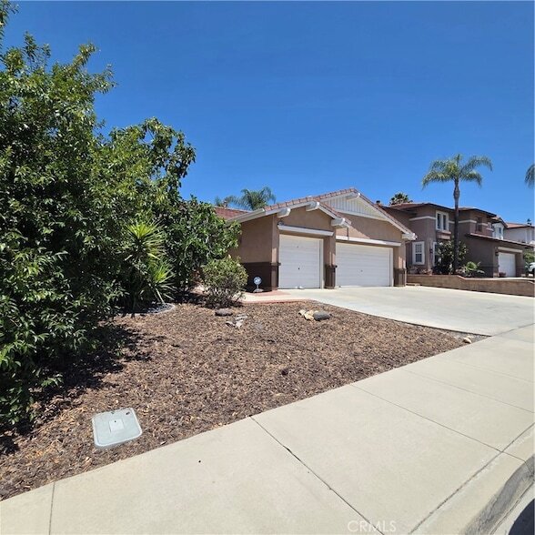 Building Photo - 41089 Robards Way