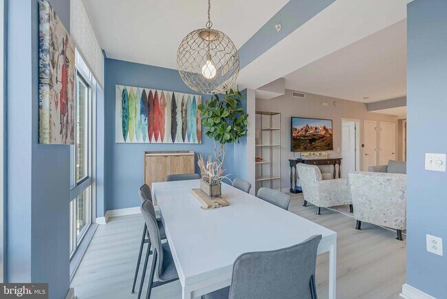 Building Photo - 11990 Market St