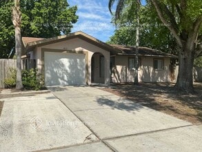 Building Photo - 411 Brandywine Dr