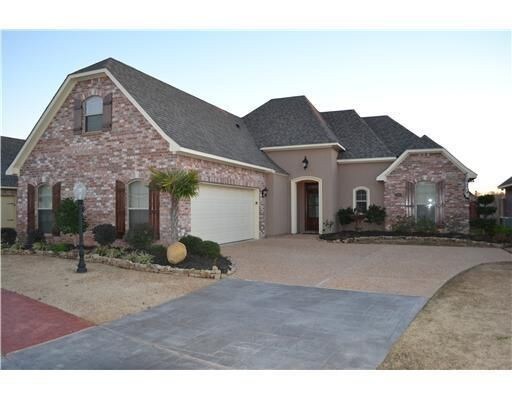 Primary Photo - *NEW PRICE*BEAUTIFUL GATED ST. CHARLES COURT*