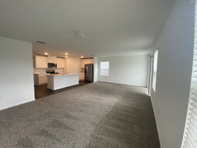 Building Photo - Beautiful 4-Bedroom Home in Cross Creek – Resort-Style Amenities & Convenient Clay County Location!