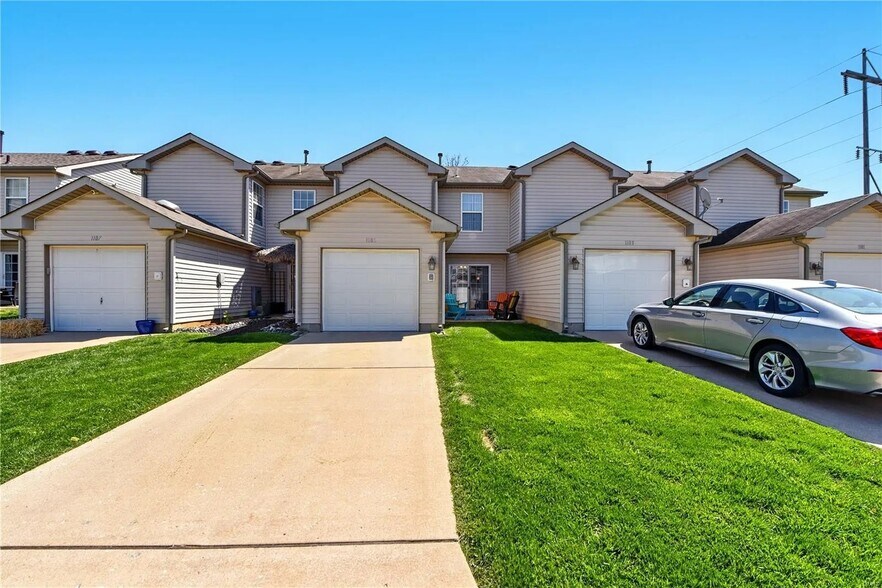 Building Photo - 1105 Ridgeway Dr