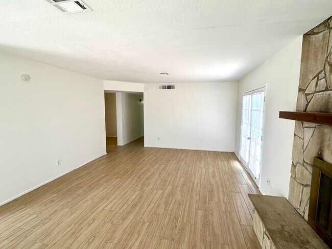 Building Photo - Nicely updated Marlette Estates home with pool, 3 beds, 2 baths.