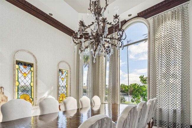 Building Photo - 3100 NE 46th St