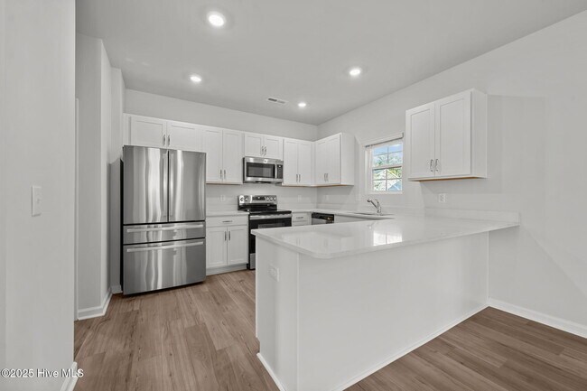 Building Photo - 186 Citadel Dr
