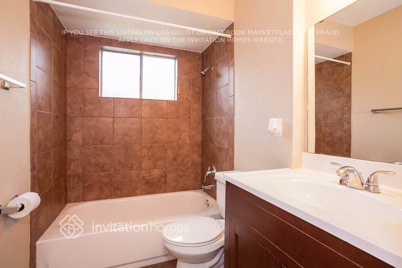 Building Photo - 745 Academy Ln