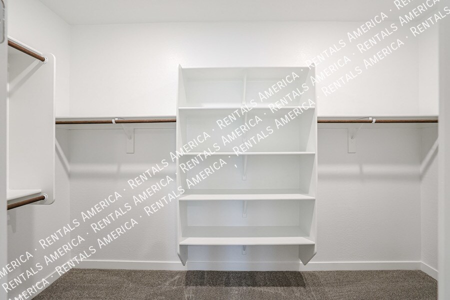 Building Photo - 1103 E Newland Dr