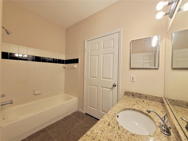 Building Photo - 6029 Westgate Dr